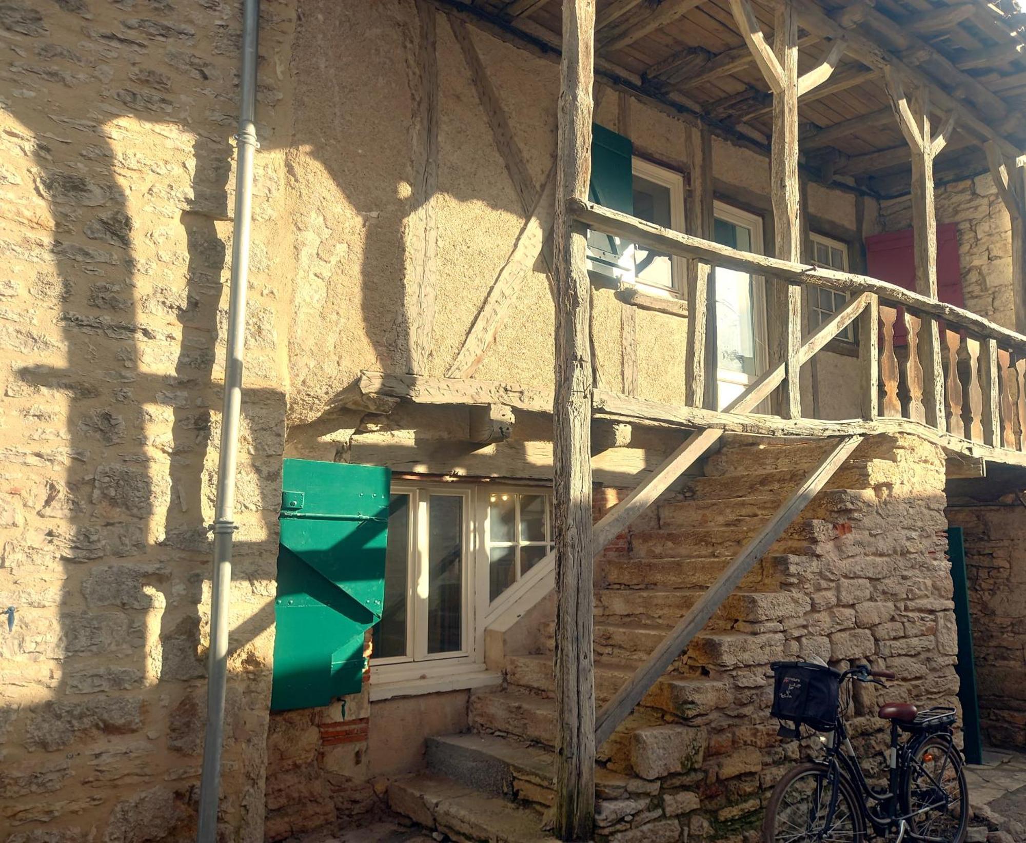 Maison Medievale Avec Jardin Dans Charmant Village Vers  Exterior foto